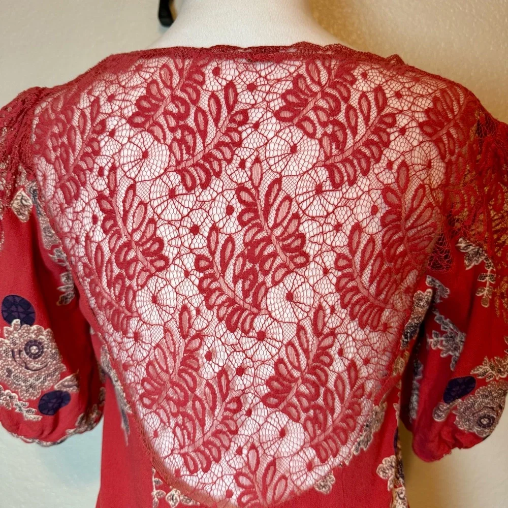 Free People Red Floral Lace Back Puff Sleeve Button Up Boho Top Size Small - Picture 8 of 14